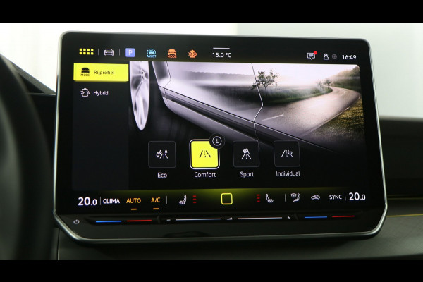 Volkswagen Golf 1.5 eHybrid 204pk Life Edition DSG / Navigatie via App Connect / Stoel+Stuurverwarming / Camera