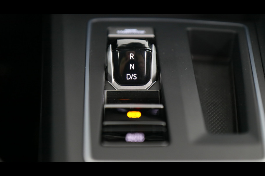 Volkswagen Golf 1.5 eHybrid 204pk Life Edition DSG / Navigatie via App Connect / Stoel+Stuurverwarming / Camera