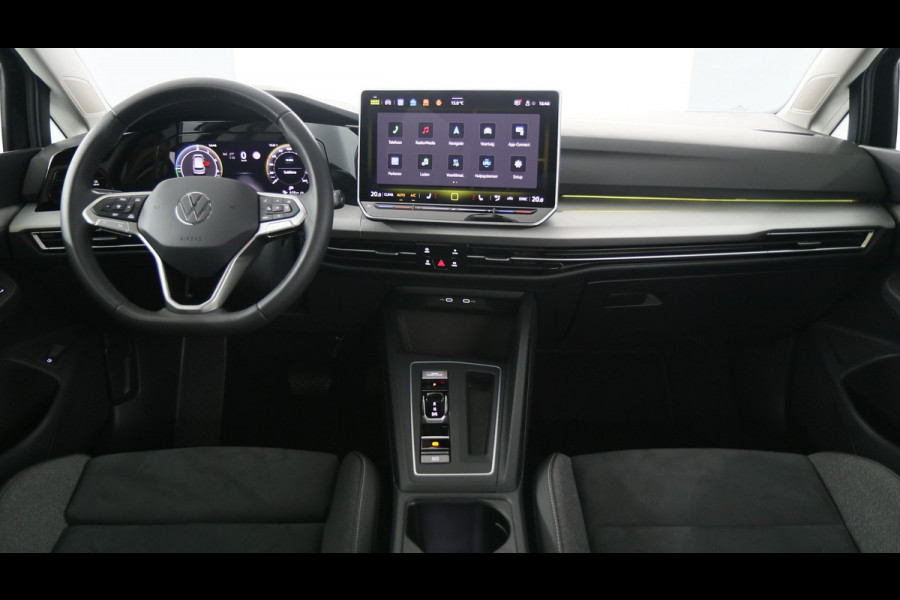 Volkswagen Golf 1.5 eHybrid 204pk Life Edition DSG / Navigatie via App Connect / Stoel+Stuurverwarming / Camera