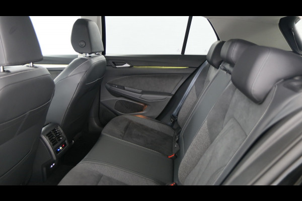 Volkswagen Golf 1.5 eHybrid 204pk Life Edition DSG / Navigatie via App Connect / Stoel+Stuurverwarming / Camera