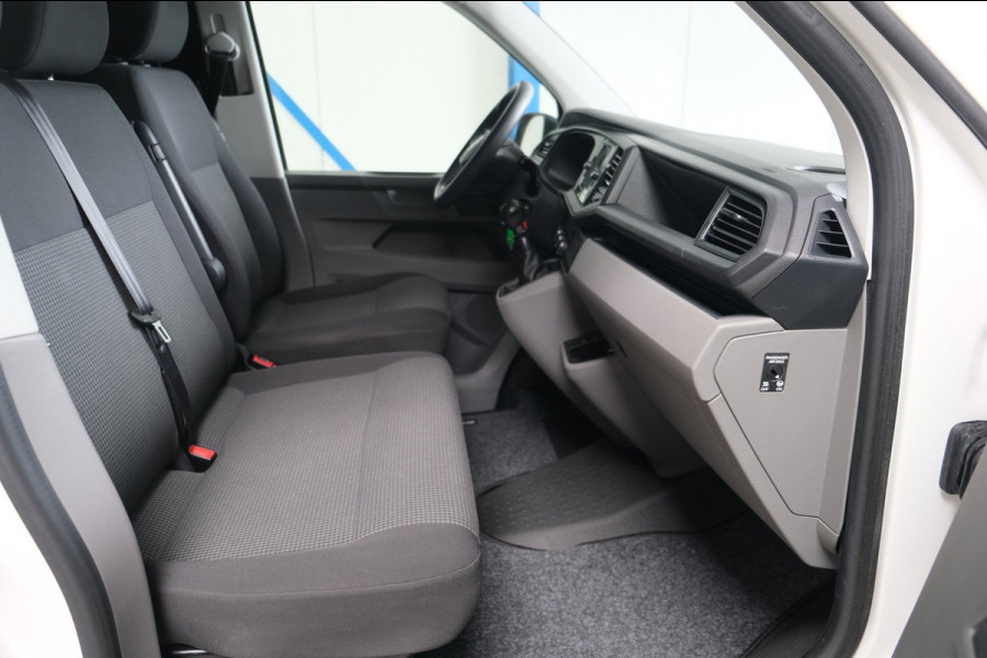 Volkswagen Transporter 2.0 TDI L2H1 - 2x Schuifdeur, Airco, Cruise, PDC, Standkachel, Camera, Trekhaak.