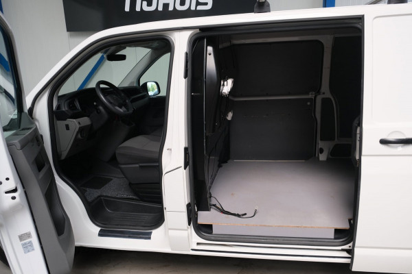 Volkswagen Transporter 2.0 TDI L2H1 - 2x Schuifdeur, Airco, Cruise, PDC, Standkachel, Camera, Trekhaak.