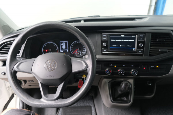 Volkswagen Transporter 2.0 TDI L2H1 - 2x Schuifdeur, Airco, Cruise, PDC, Standkachel, Camera, Trekhaak.