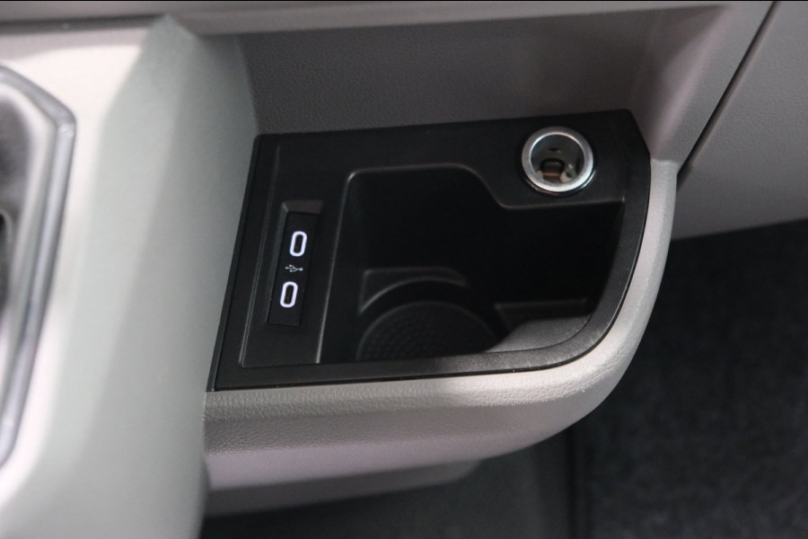 Volkswagen Transporter 2.0 TDI L2H1 - 2x Schuifdeur, Airco, Cruise, PDC, Standkachel, Camera, Trekhaak.