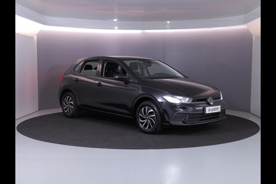 Volkswagen Polo 1.0 TSI Life 95 pk | Navigatie via App | Parkeersensoren | Adaptieve cruise control | LED koplampen |