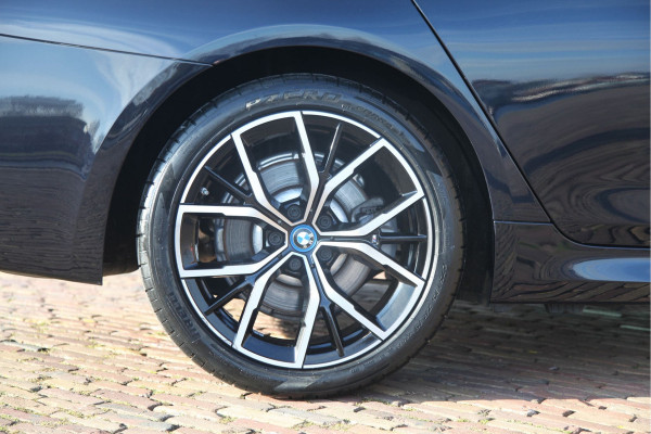 BMW 5 Serie 530e M Sport |HIFI|Stuurver|Drivingass|CarbonZwart|