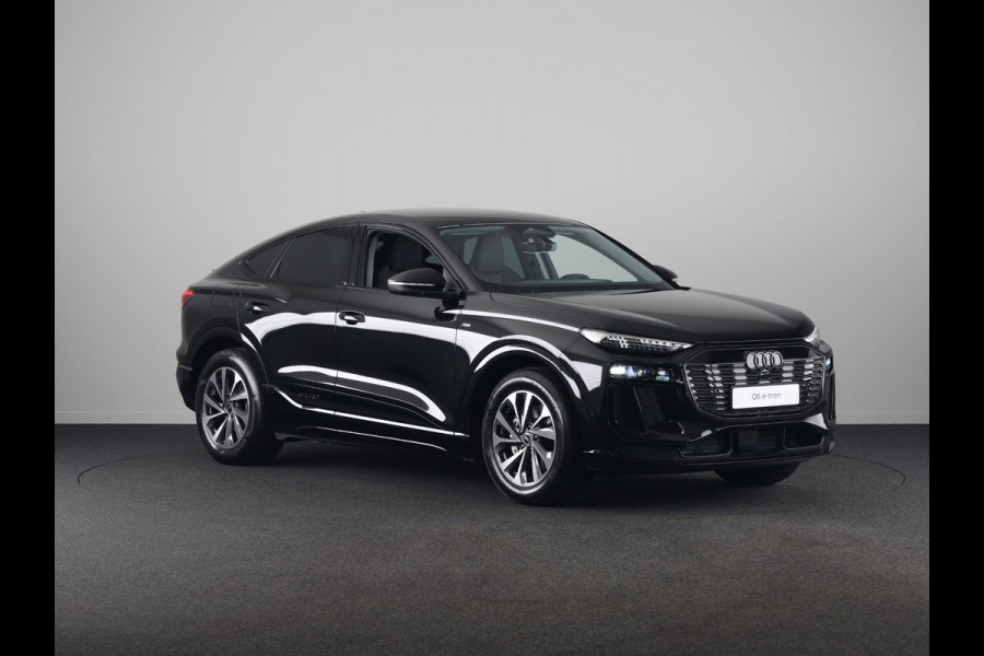 Audi Q6 Sportback e-tron Advanced edition 83Kwh 252 pk Sportback | Techniek pakket plus | Sportstoel voor leder | Optiek pakket zwart | Privacy glas |