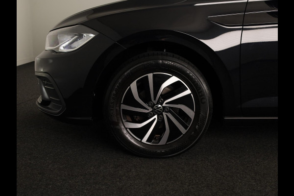 Volkswagen Polo 1.0 TSI Life Business 95 pk Automaat (DSG) | Verlengde garantie | Navigatie | Parkeersensoren | Adaptieve cruise control | LED koplampen | Autom. airco |