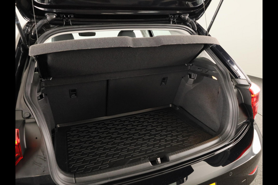 Volkswagen Polo 1.0 TSI Life Business 95 pk Automaat (DSG) | Verlengde garantie | Navigatie | Parkeersensoren | Adaptieve cruise control | LED koplampen | Autom. airco |