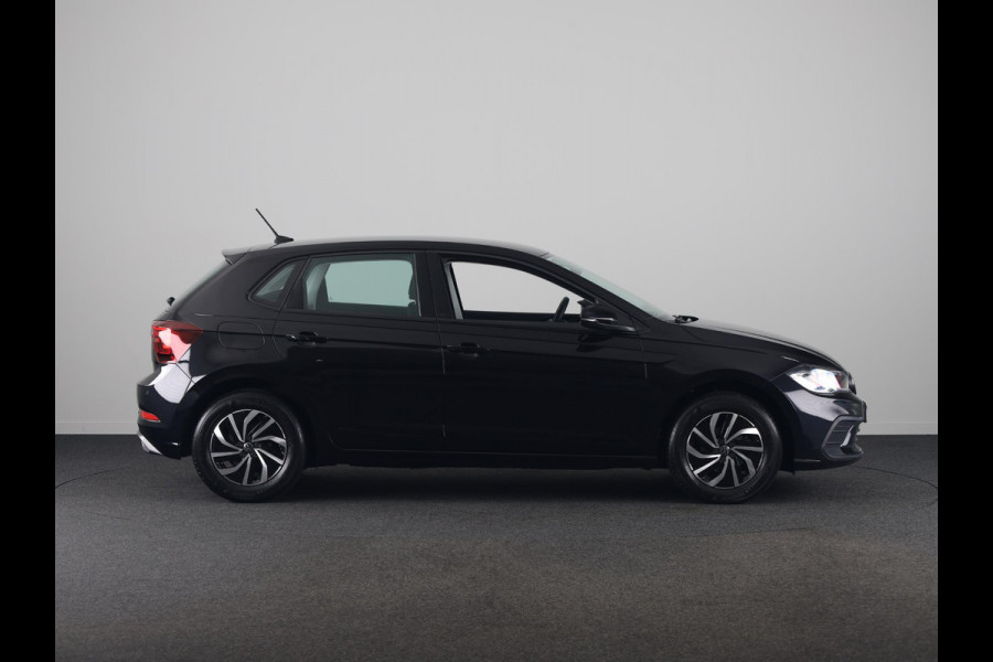 Volkswagen Polo 1.0 TSI Life Business 95 pk Automaat (DSG) | Verlengde garantie | Navigatie | Parkeersensoren | Adaptieve cruise control | LED koplampen | Autom. airco |