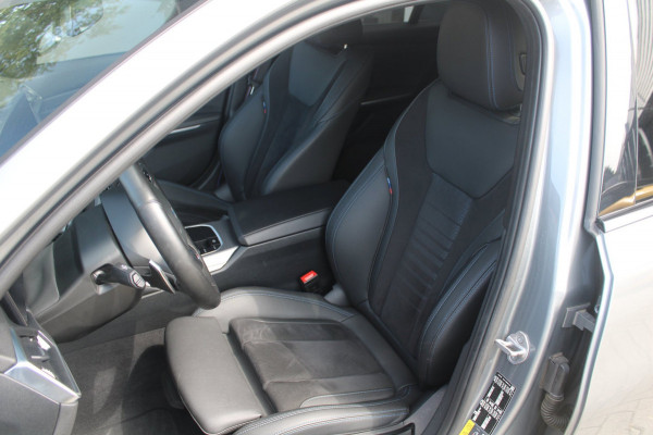 BMW 3 Serie Touring 330e M-Sport Pro | ACC | Head-up | HK | 19''