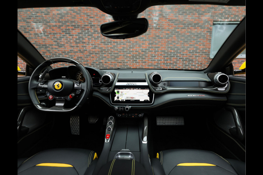 Ferrari GTC4Lusso 6.3 V12 | Giallo Triplo Strato - Lift - Nieuwstaat!