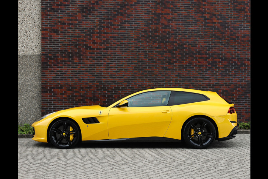 Ferrari GTC4Lusso 6.3 V12 | Giallo Triplo Strato - Lift - Nieuwstaat!