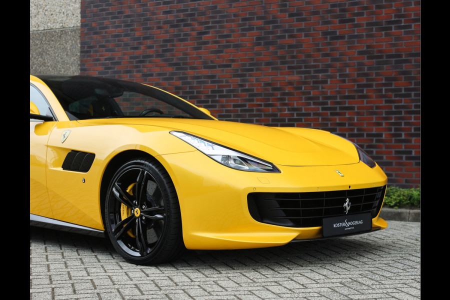 Ferrari GTC4Lusso 6.3 V12 | Giallo Triplo Strato - Lift - Nieuwstaat!