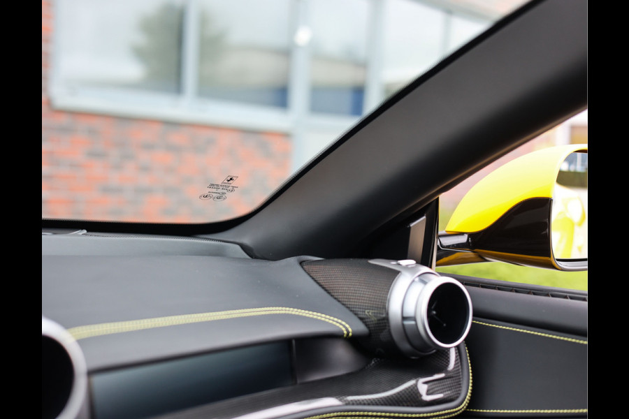 Ferrari GTC4Lusso 6.3 V12 | Giallo Triplo Strato - Lift - Nieuwstaat!