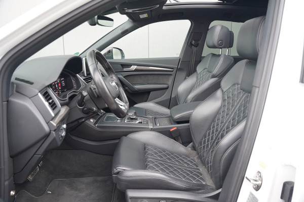 Audi Q5 3.0 TFSI SQ5 quattro Pro Line Plus | ABT | Carbon | Bang & Olufsen | Panoramdak | Stoelverwarming | Head-Up Display | 360 Camera | Dodehoekdetectie | Keyless | RS Stoelen | Massage | Memory Seat | Elektrische Stoelen | Adaptiv