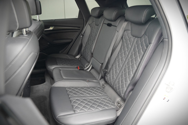 Audi Q5 3.0 TFSI SQ5 quattro Pro Line Plus | ABT | Carbon | Bang & Olufsen | Panoramdak | Stoelverwarming | Head-Up Display | 360 Camera | Dodehoekdetectie | Keyless | RS Stoelen | Massage | Memory Seat | Elektrische Stoelen | Adaptiv