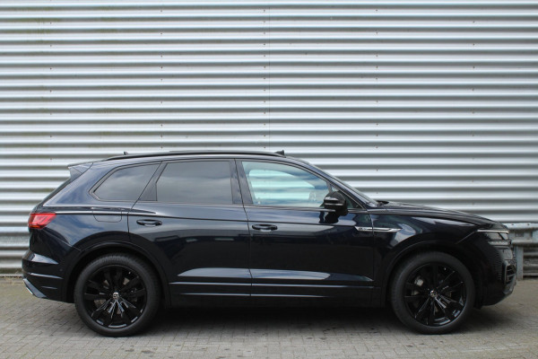 Volkswagen Touareg 3.0 TSI 340pk R-Line DSG8 Panoramadak Trekhaak leder