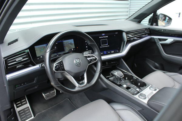 Volkswagen Touareg 3.0 TSI 340pk R-Line DSG8 Panoramadak Trekhaak leder