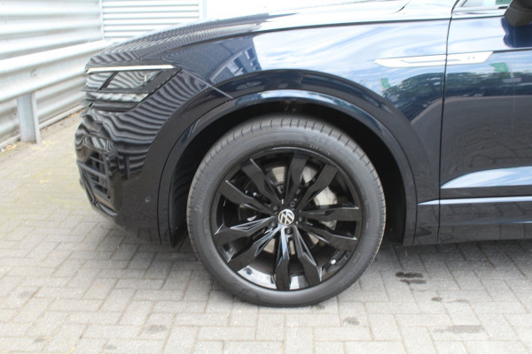Volkswagen Touareg 3.0 TSI 340pk R-Line DSG8 Panoramadak Trekhaak leder