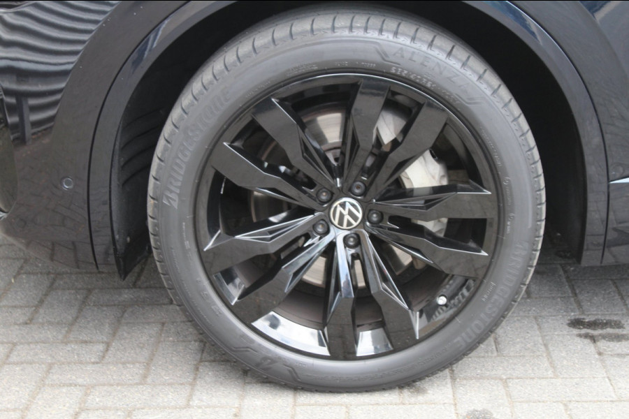 Volkswagen Touareg 3.0 TSI 340pk R-Line DSG8 Panoramadak Trekhaak leder