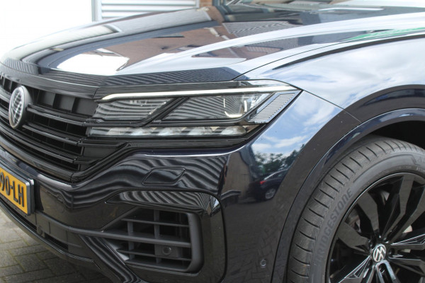 Volkswagen Touareg 3.0 TSI 340pk R-Line DSG8 Panoramadak Trekhaak leder