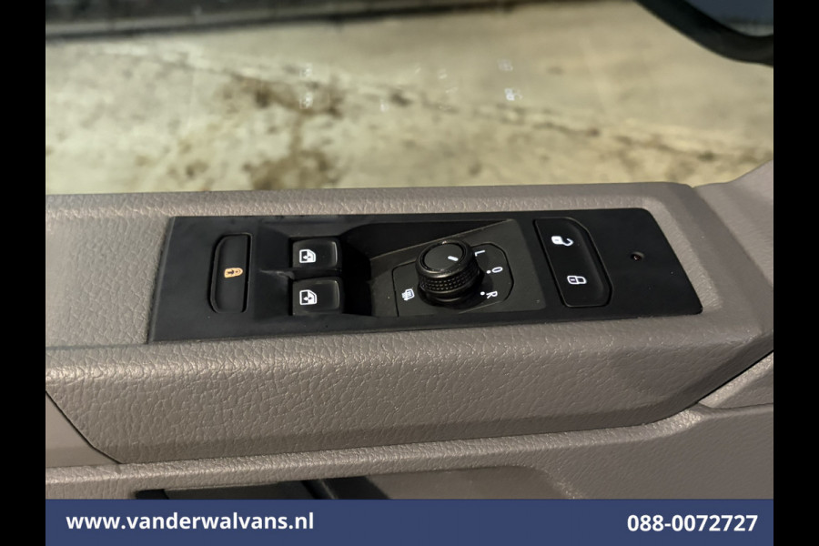 Volkswagen Transporter 2.0 TDI L2H1 Euro6 Airco | Navigatie | Apple Carplay | Cruisecontrol | Trekhaak Parkeersensoren