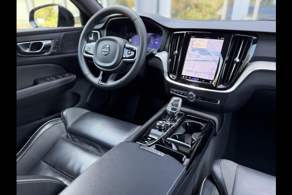Volvo V60 2.0 T6 Plug-in hybrid 350Pk AWD Plus Dark Long Range|Pano|H/K|360Cam|Pilot|Trekhaak