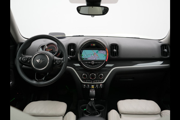 MINI Countryman 1.5 Cooper S E ALL4 Chili PHEV 220pk Dealer O.H. | Panodak | Head Up | Adaptive Cruise | Camera | Lederen Sportstoelen Verwarmd | Keyless | Sfeerverlichting | Apple Carplay | Plug In Hybrid |