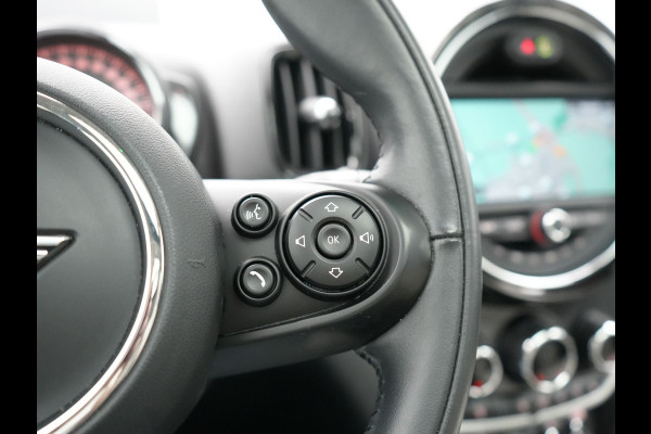MINI Countryman 1.5 Cooper S E ALL4 Chili PHEV 220pk Dealer O.H. | Panodak | Head Up | Adaptive Cruise | Camera | Lederen Sportstoelen Verwarmd | Keyless | Sfeerverlichting | Apple Carplay | Plug In Hybrid |