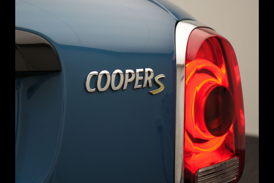 MINI Countryman 1.5 Cooper S E ALL4 Chili PHEV 220pk Dealer O.H. | Panodak | Head Up | Adaptive Cruise | Camera | Lederen Sportstoelen Verwarmd | Keyless | Sfeerverlichting | Apple Carplay | Plug In Hybrid |