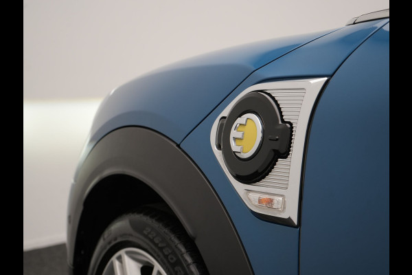 MINI Countryman 1.5 Cooper S E ALL4 Chili PHEV 220pk Dealer O.H. | Panodak | Head Up | Adaptive Cruise | Camera | Lederen Sportstoelen Verwarmd | Keyless | Sfeerverlichting | Apple Carplay | Plug In Hybrid |