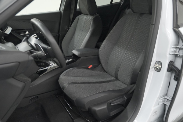 Peugeot 2008 1.2 Hybrid 145 Allure | Apple Carplay | Climate Control | Parkeersensoren Voor + Achter