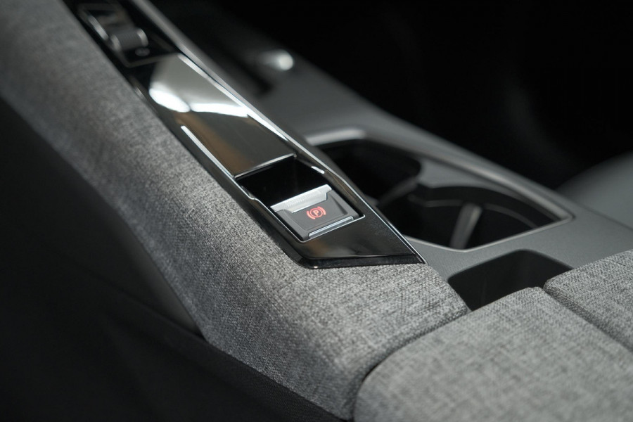 Peugeot 3008 1.2 Hybrid 145 GT | Panoramadak | Focal Hi-Fi | 360 Camera | Elektronische kofferklep