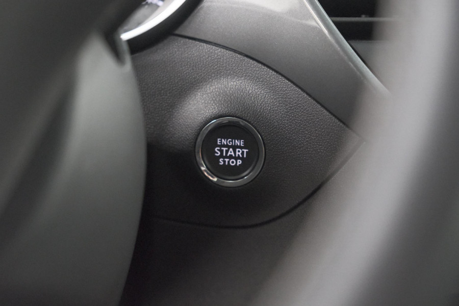 Opel Crossland 1.2 Turbo Ultimate | Camera | Dodehoekdetectie | Comfort Pakket | Apple Carplay