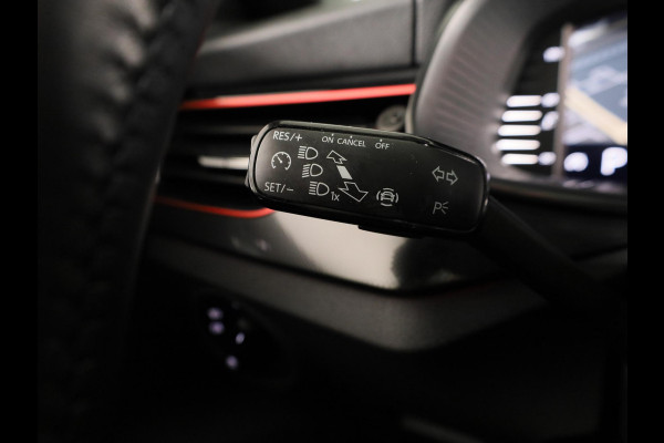 Škoda Kamiq 1.0 TSI Sport Business 110pk | Panoramadak | Navigatie | Parkeercamera | Cirtual Cockpit | Led koplampen | 18 inch Lichtmetalen velgen
