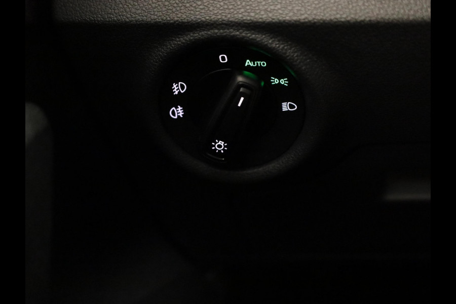 Škoda Kamiq 1.0 TSI Sport Business 110pk | Panoramadak | Navigatie | Parkeercamera | Cirtual Cockpit | Led koplampen | 18 inch Lichtmetalen velgen