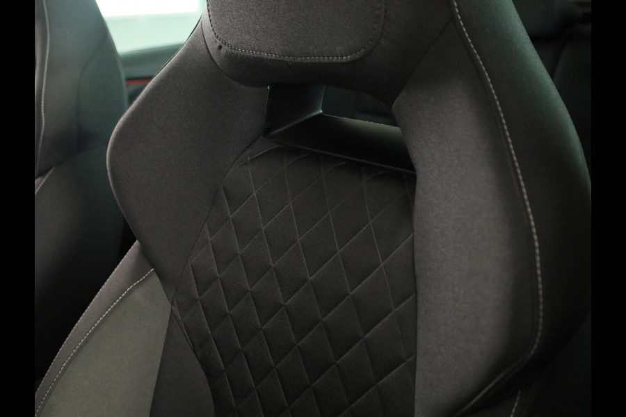 Škoda Kamiq 1.0 TSI Sport Business 110pk | Panoramadak | Navigatie | Parkeercamera | Cirtual Cockpit | Led koplampen | 18 inch Lichtmetalen velgen