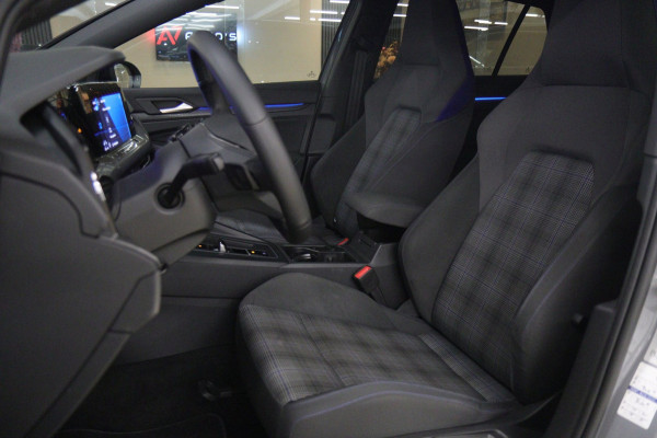 Volkswagen Golf 1.4 eHybrid GTE / HEADUP/PANO/IQLIGHT/CAM/CARPLAY/VOL