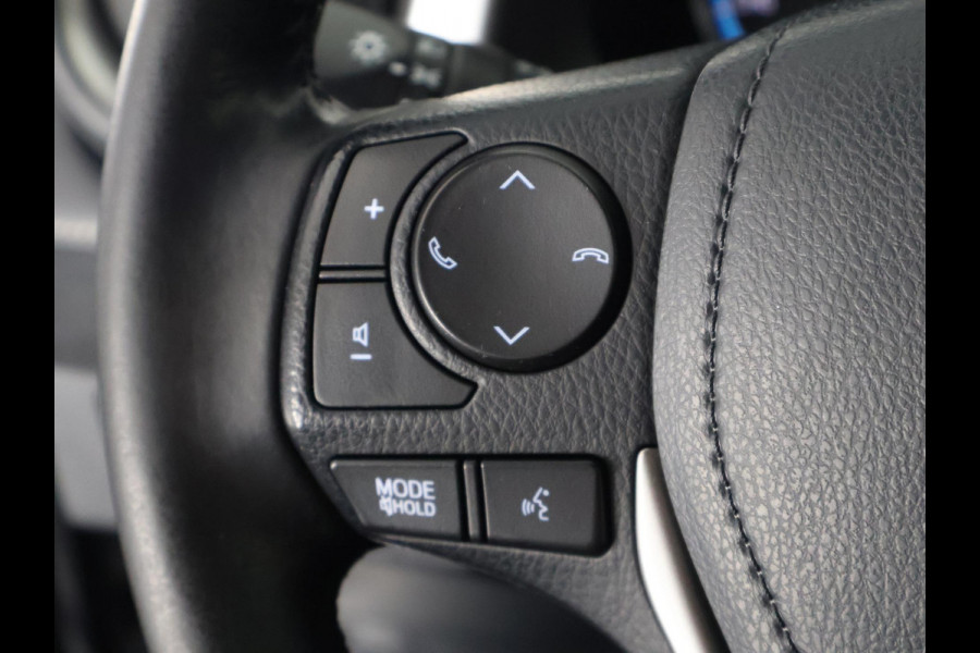 Toyota RAV4 2.5 STYLE HYBRIDE 4-WD SILVERLINE GARANTIE 4-2028* 1650 TREKGEWICHT . GARANTIE TOT 04-2028! . PARKEERSENSOREN VOOR & ACHTER . KEYLESS ENTRY  .