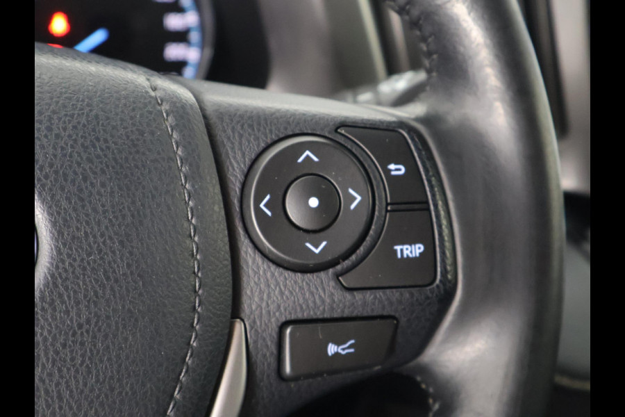Toyota RAV4 2.5 STYLE HYBRIDE 4-WD SILVERLINE GARANTIE 4-2028* 1650 TREKGEWICHT . GARANTIE TOT 04-2028! . PARKEERSENSOREN VOOR & ACHTER . KEYLESS ENTRY  .
