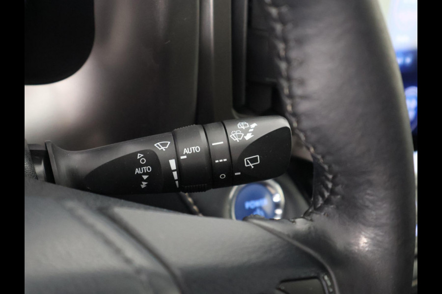 Toyota RAV4 2.5 STYLE HYBRIDE 4-WD SILVERLINE GARANTIE 4-2028* 1650 TREKGEWICHT . GARANTIE TOT 04-2028! . PARKEERSENSOREN VOOR & ACHTER . KEYLESS ENTRY  .