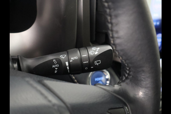 Toyota RAV4 2.5 STYLE HYBRIDE 4-WD SILVERLINE GARANTIE 4-2028* 1650 TREKGEWICHT . GARANTIE TOT 04-2028! . PARKEERSENSOREN VOOR & ACHTER . KEYLESS ENTRY  .