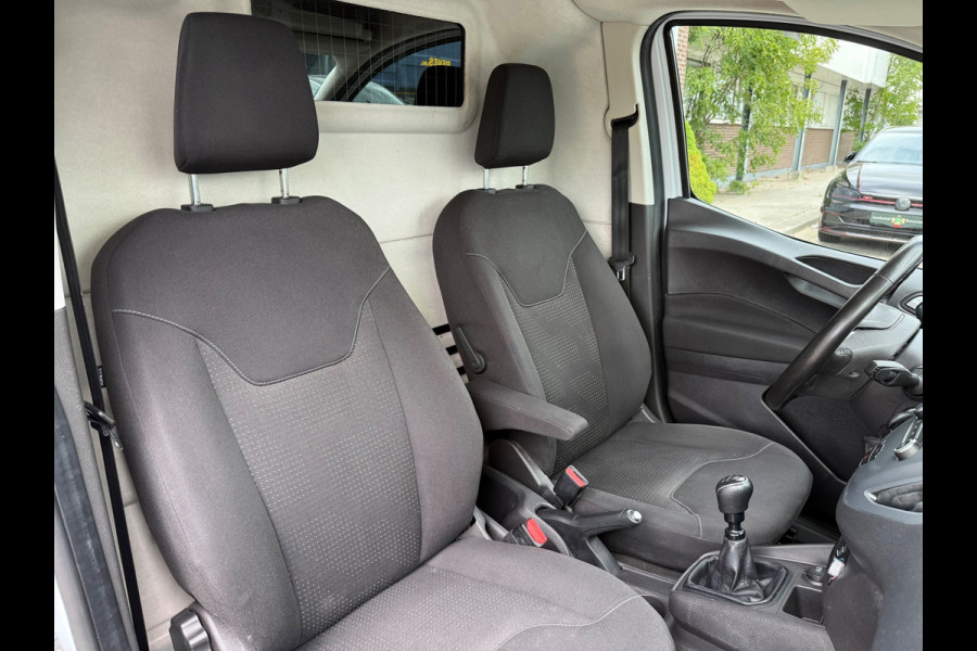 Ford Transit Courier 1.5 TDCI Trend PDC/NAVI/AIRCO/TREKHAAK