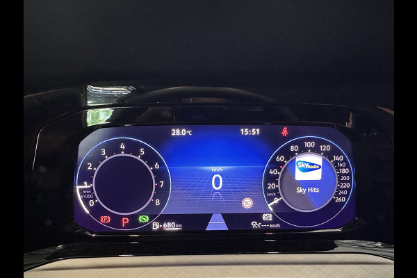 Volkswagen Golf Variant 1.0 eTSI DSG Life Business Navigatie Aplle Carplay/Android auto Wireless PDC VA + Camera Adaptive Cruise Control