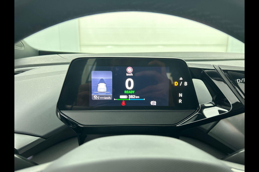 Volkswagen ID.4 Life 77 kWh Style Pack Navigatie Apple Carplay/Android Auto Adaptive Cruise Control Parkeersensoren Stoel- en stuurverwarming Full Led Climate Control Lichtmetalen velgen