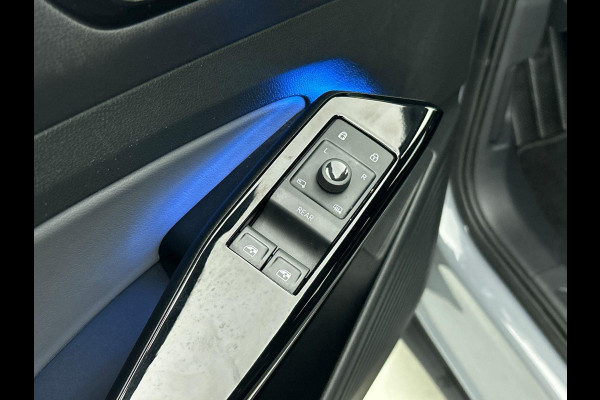 Volkswagen ID.4 Life 77 kWh Style Pack Navigatie Apple Carplay/Android Auto Adaptive Cruise Control Parkeersensoren Stoel- en stuurverwarming Full Led Climate Control Lichtmetalen velgen
