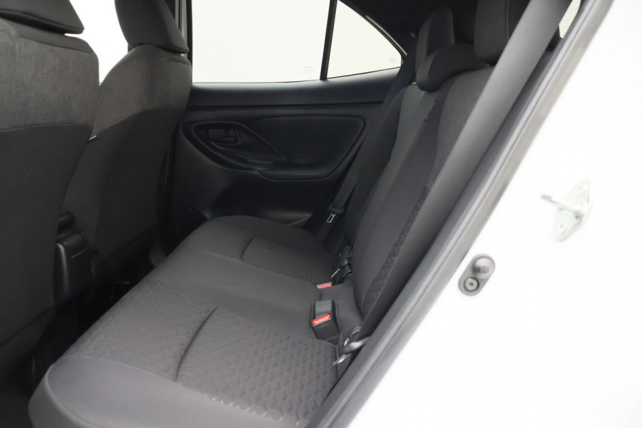 Toyota Yaris Cross 1.5 Hybrid Adventure Winterpakket, Climate, ACC, Camera, Apple Carplay, LED, PDC, 17''