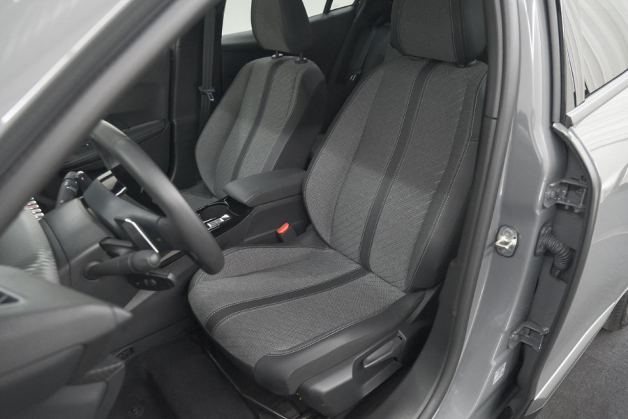 Peugeot 2008 1.2 Hybrid 145 Allure | Apple Carplay | Climate Control | Parkeersensoren Voor + Achter