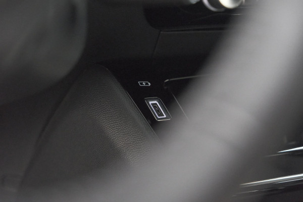 Peugeot 2008 1.2 Hybrid 145 Allure | Apple Carplay | Climate Control | Parkeersensoren Voor + Achter